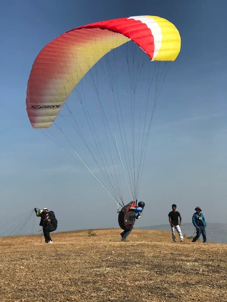 लोणावळा-कामशेत परिसरातील सह्याद्री डोंगररांगा